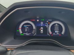 Toyota Avalon Hybrid 2.0L Luxury - ფოტო 18