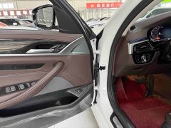 BMW 5 Series 525Li Luxury Package - ფოტო 9