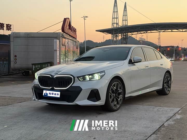 BMW 5 Series Facelift 530Li Luxury M Sport Package - ავტომობილი ჩინეთიდან