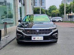 Volkswagen Passat 330TSI Luxury - ფოტო 2