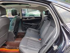 Volkswagen Passat 330TSI Luxury - ფოტო 8