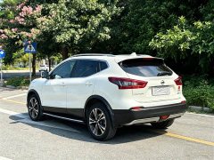 Nissan Qashqai 2.0L CVT Luxury - ფოტო 14