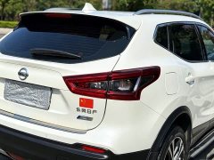 Nissan Qashqai 2.0L CVT Luxury - ფოტო 15