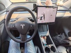 Tesla Model Y Standard Range RWD - ფოტო 10