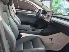 Tesla Model Y Rear-Wheel Drive - ფოტო 14