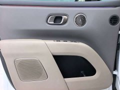 Li Auto i8 Standard Edition - ფოტო 4