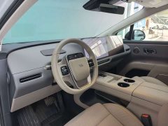 Li Auto i8 Standard Edition - ფოტო 5