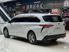 Toyota Sienna 2.5L Hybrid AWD Premium - ფოტო 13
