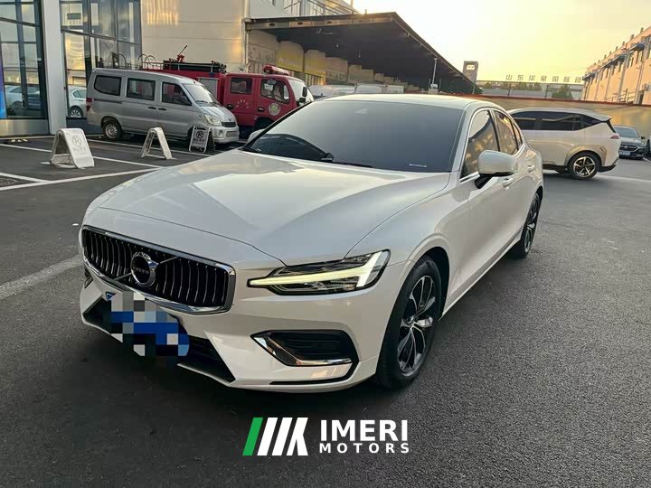 Volvo S60 T4 Intelligent Luxury Edition - ავტომობილი ჩინეთიდან