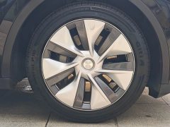 Tesla Model Y Rear-Wheel Drive - ფოტო 10