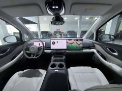 Voyah Lantu Dreamchaser PHEV AWD Flagship Kunpeng Edition - ფოტო 10