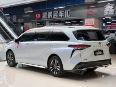 Toyota Grevias 2.5L Hybrid Luxury - ფოტო 17