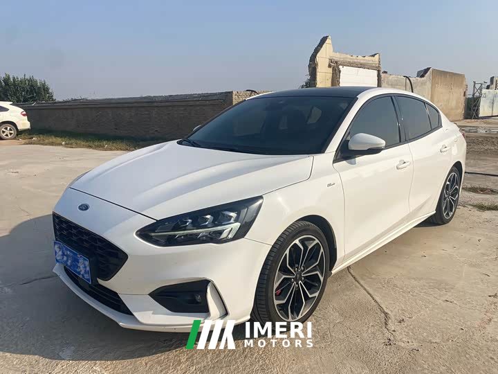Ford Focus Sedan EcoBoost 180 Automatic ST Line - ავტომობილი ჩინეთიდან
