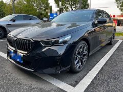 BMW 5 Series 530Li Luxury M Sport Package - ფოტო 1