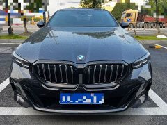 BMW 5 Series 530Li Luxury M Sport Package - ფოტო 2