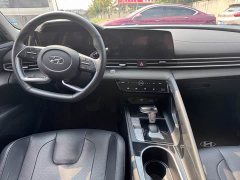 Hyundai Elantra 2021 1.5L CVT Luxury - ფოტო 10