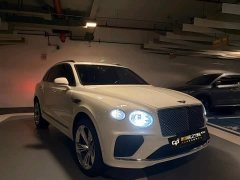 Bentley Bentayga 2022 4.0T V8 - ფოტო 3