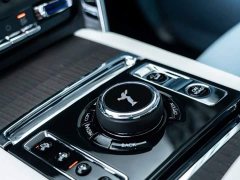 Rolls-Royce Cullinan Five-Seater - ფოტო 13