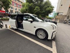 Zeekr Geely Geometry 009 Seven-Seat Ultra Home Edition - ფოტო 2