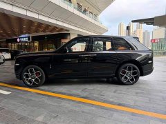 Rolls-Royce Cullinan Black Badge - ფოტო 5