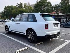Rolls-Royce Cullinan Black Badge - ფოტო 4