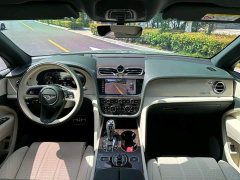 Bentley Bentayga 4.0T V8 Long Wheelbase Elegance Edition - ფოტო 10