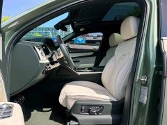Bentley Bentayga 4.0T V8 Long Wheelbase Elegance Edition - ფოტო 11
