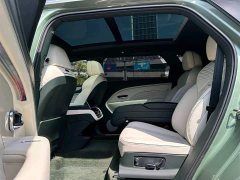 Bentley Bentayga 4.0T V8 Long Wheelbase Elegance Edition - ფოტო 2