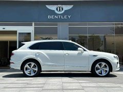 Bentley Bentayga 2023 4.0T V8 Elegance - ფოტო 3