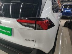Toyota RAV4 2.0L CVT FWD Urban Edition - ფოტო 8