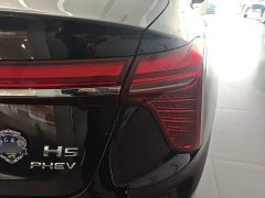 FAW Hongqi H5 PHEV 2025 130 Super Hybrid Edition - ფოტო 8