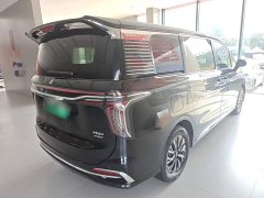 FAW Red Flag HQ9 PHEV 2.0T AWD Business Edition - ფოტო 7