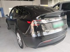 Tesla Model Y Long Range All-Wheel Drive - ფოტო 5