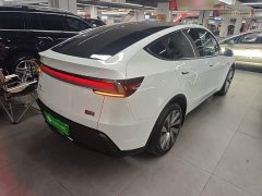 Tesla Model Y Rear-Wheel Drive - ფოტო 7