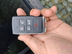 Land Rover Range Rover Facelift 3.0 L6 400PS Extended Wheelbase Prestige Edition - ფოტო 12