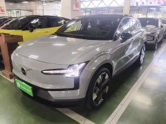 Volvo EX30 2025 Rear-Wheel Drive Extended Range Ultra - ფოტო 1