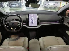 Volvo EX30 2025 Rear-Wheel Drive Extended Range Ultra - ფოტო 10