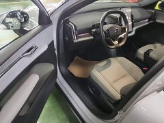 Volvo EX30 2025 Rear-Wheel Drive Extended Range Ultra - ფოტო 16