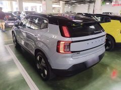 Volvo EX30 2025 Rear-Wheel Drive Extended Range Ultra - ფოტო 5