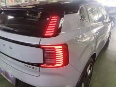 Volvo EX30 2025 Rear-Wheel Drive Extended Range Ultra - ფოტო 8