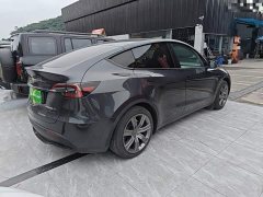 Tesla Model Y Rear-Wheel Drive - ფოტო 7