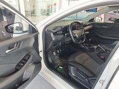 SAIC MG i5 2023 1.5L Manual Comfort Edition - ფოტო 16