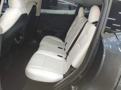 Tesla Model Y Rear-Wheel Drive - ფოტო 17