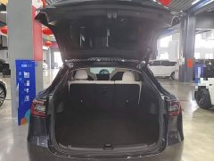 Tesla Model Y Rear-Wheel Drive - ფოტო 19