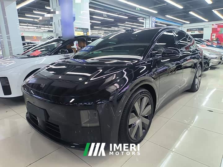 Li Auto i6 Four-Wheel Drive Standard Edition - ავტომობილი ჩინეთიდან