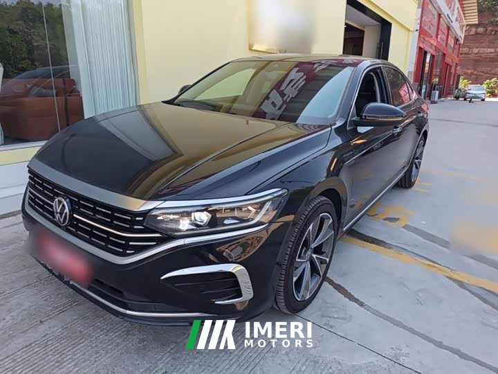 Volkswagen Passat 330TSI Luxury - ავტომობილი ჩინეთიდან
