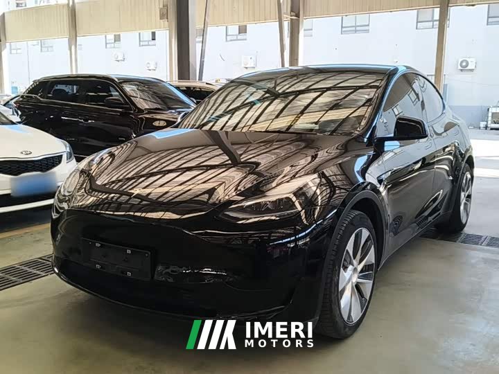 Tesla Model Y Facelift Rear-Wheel Drive