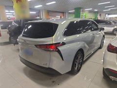 Toyota Sienna 2.5L Hybrid FWD Comfort - ფოტო 7