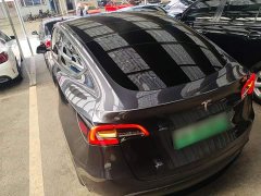 Tesla Model Y Rear-Wheel Drive - ფოტო 5