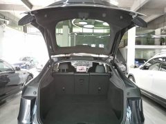 Tesla Model Y Rear-Wheel Drive - ფოტო 19